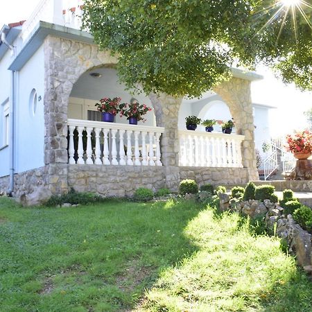 Apartment Blumen Oase Malinska Exterior photo