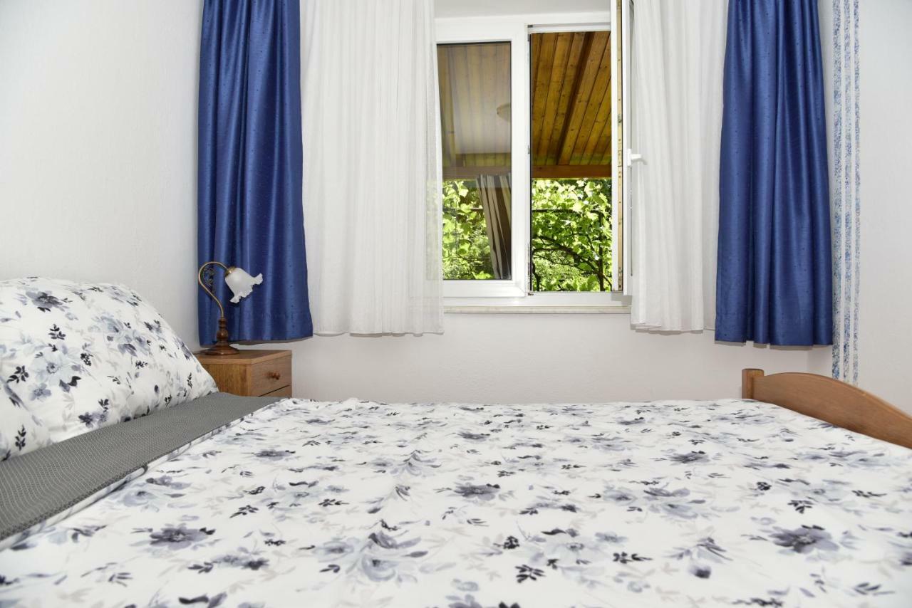 Apartment Blumen Oase Malinska Exterior photo