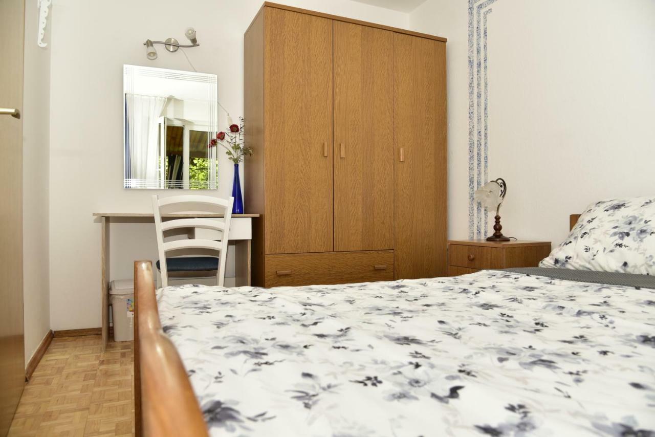 Apartment Blumen Oase Malinska Exterior photo