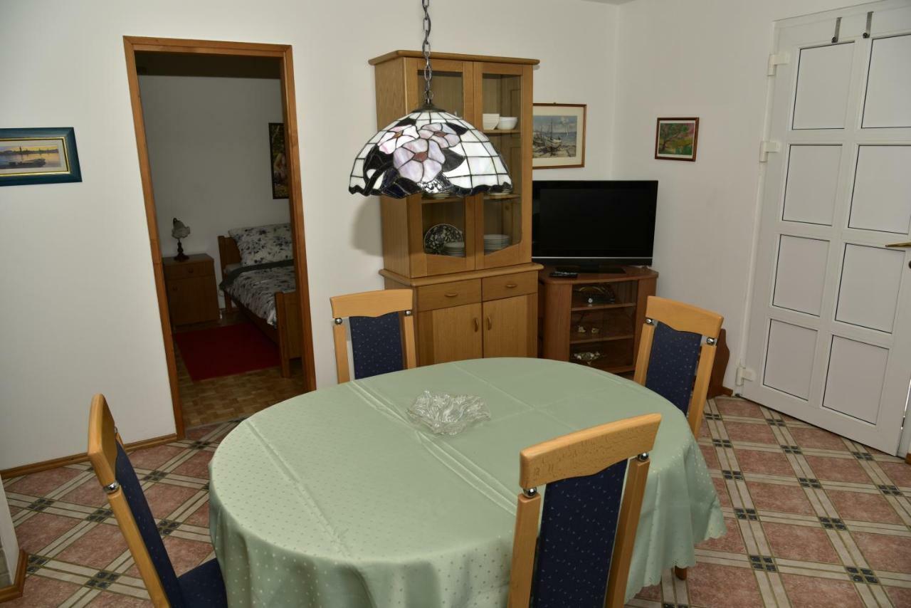 Apartment Blumen Oase Malinska Exterior photo