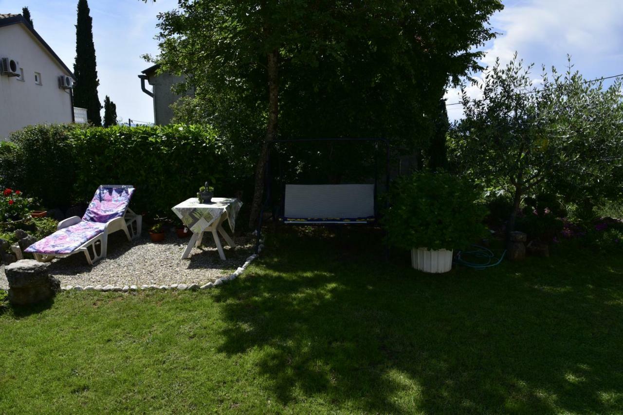 Apartment Blumen Oase Malinska Exterior photo