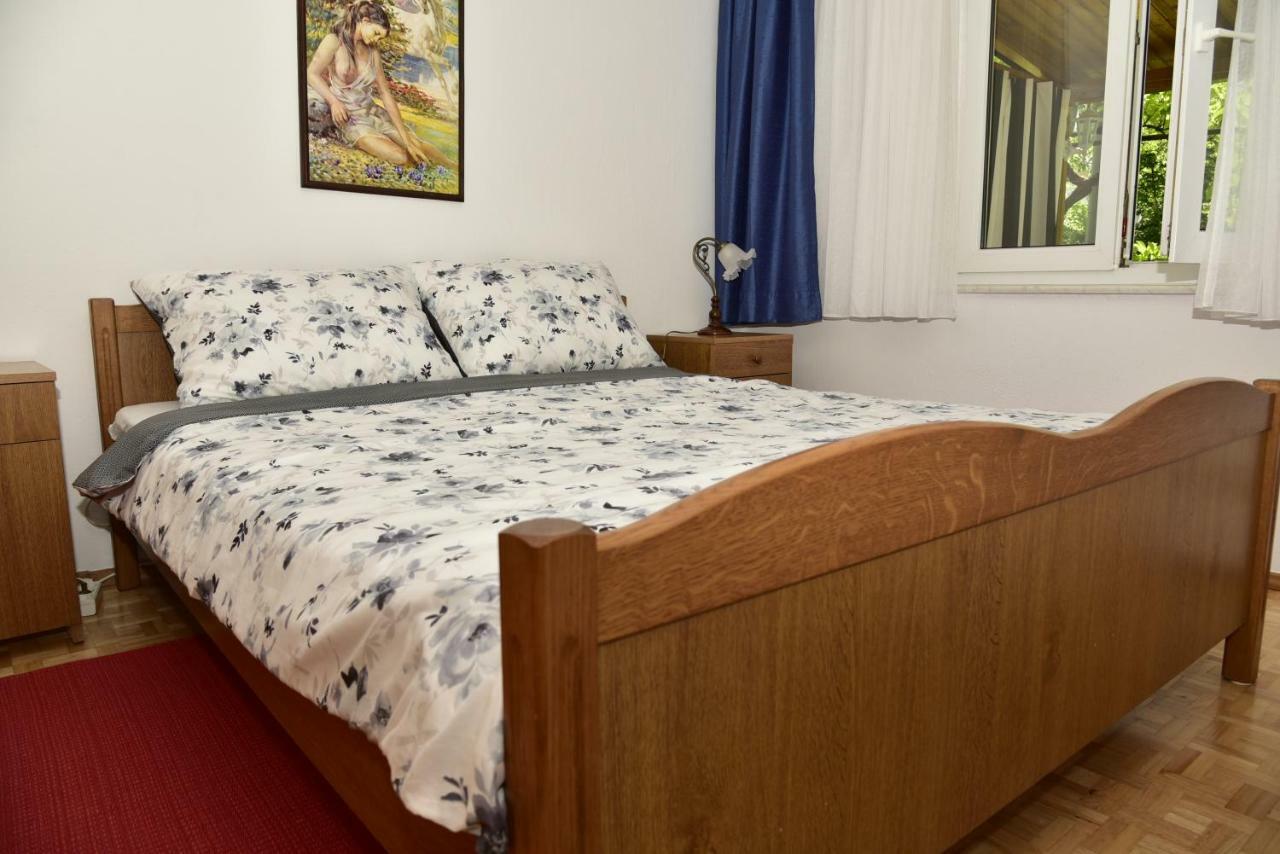 Apartment Blumen Oase Malinska Exterior photo