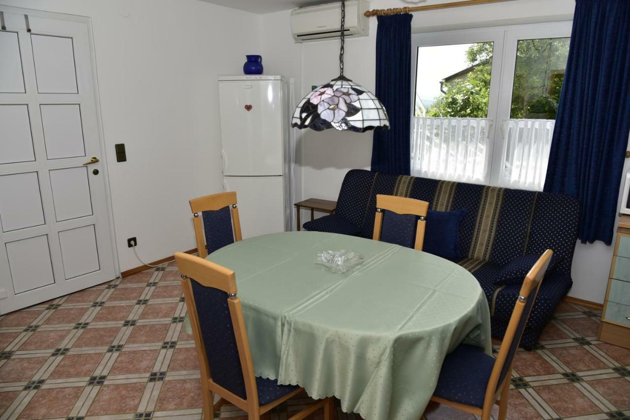 Apartment Blumen Oase Malinska Exterior photo