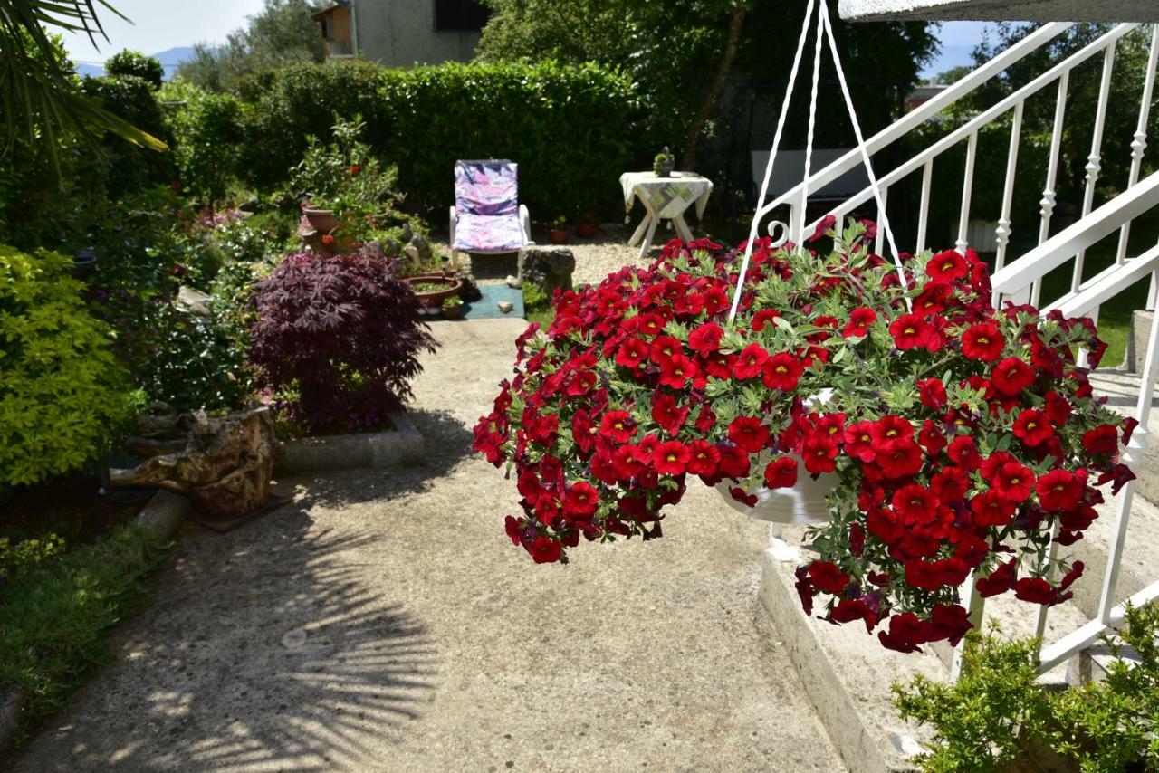 Apartment Blumen Oase Malinska Exterior photo
