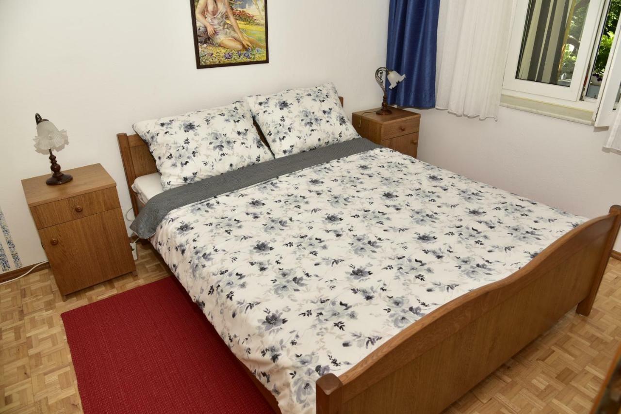 Apartment Blumen Oase Malinska Exterior photo