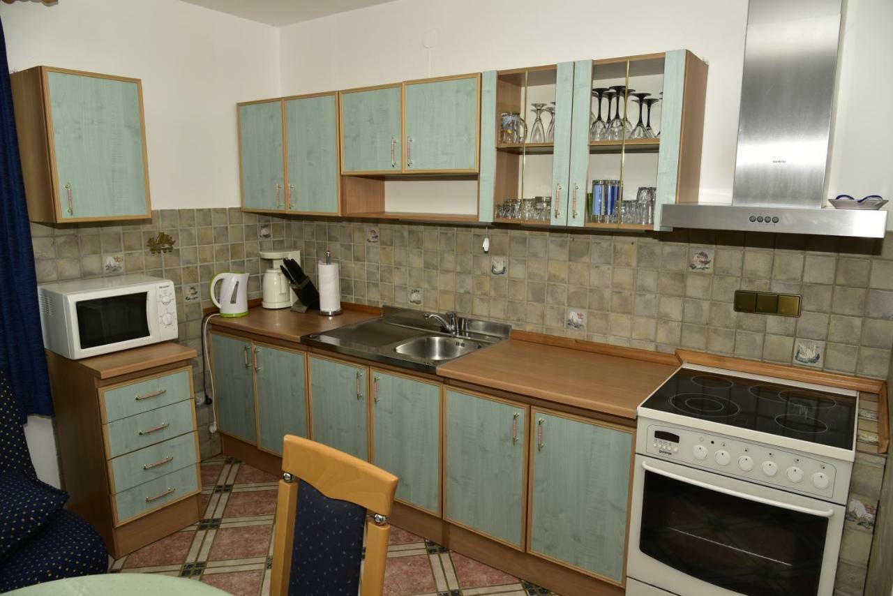 Apartment Blumen Oase Malinska Exterior photo